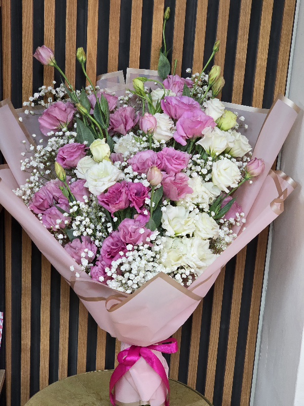 זר פרחים קורל